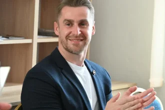 Peter Wolf vyhral voľby bez bilbordov. Dubnicu chce pripraviť na klimatické zmeny