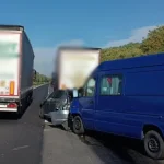 Po zrážke troch áut zasahoval vrtuľník. Diaľnica je v jednom smere neprejazdná