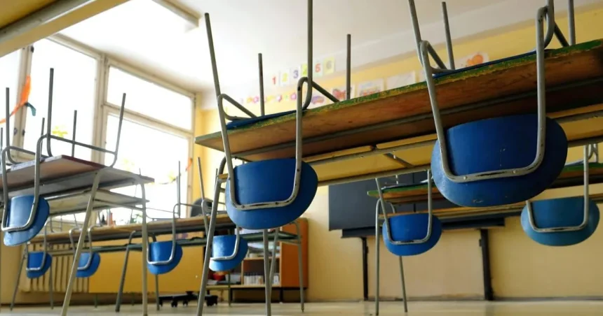 Poľsko zrušilo piatkové vyučovanie v 50 školách pre obavy o bezpečnosť