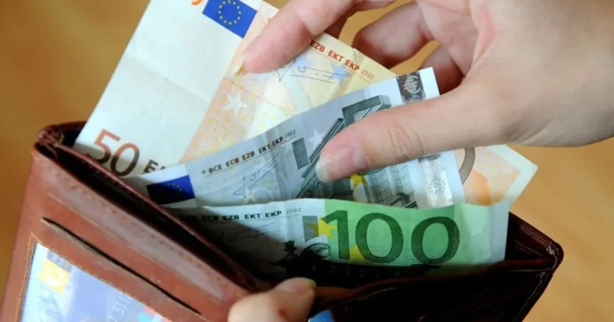 Priemerná mzda vzrástla medziročne vo všetkých odvetviach