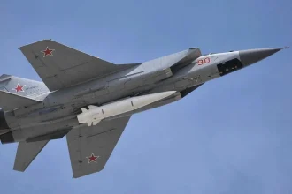 Ruská hypersonická raketa obsahuje americké súčiastky, Ukrajinci zistili, čo v nej je