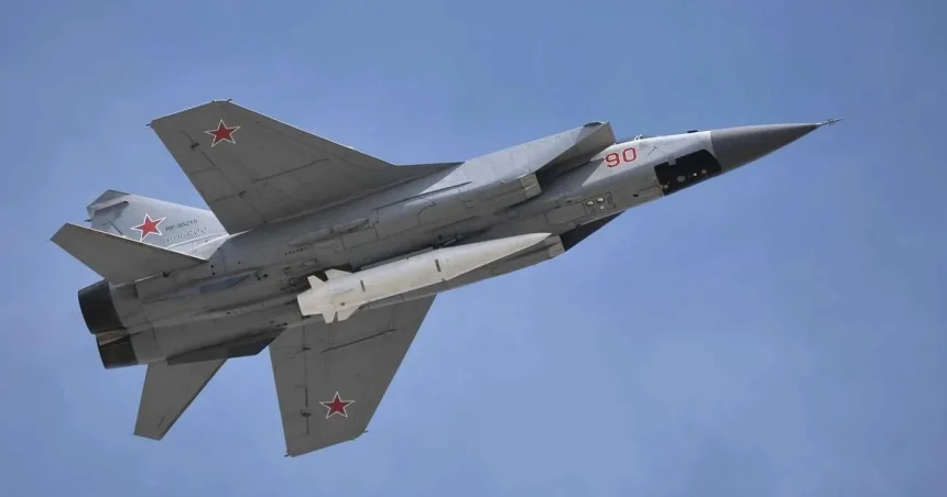 Ruská hypersonická raketa obsahuje americké súčiastky, Ukrajinci zistili, čo v nej je