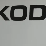 Škoda znižuje produkciu pre nedostatok dielov z Ukrajiny