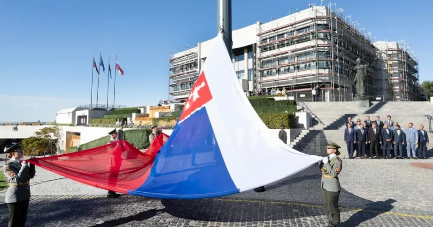 SNS pretlačila zavedenie Dňa štátnej vlajky na Slovensku