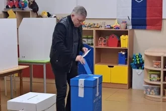 Staromešťan Fico opäť volil v Karlovej Vsi, neohlásil sa ani komisii