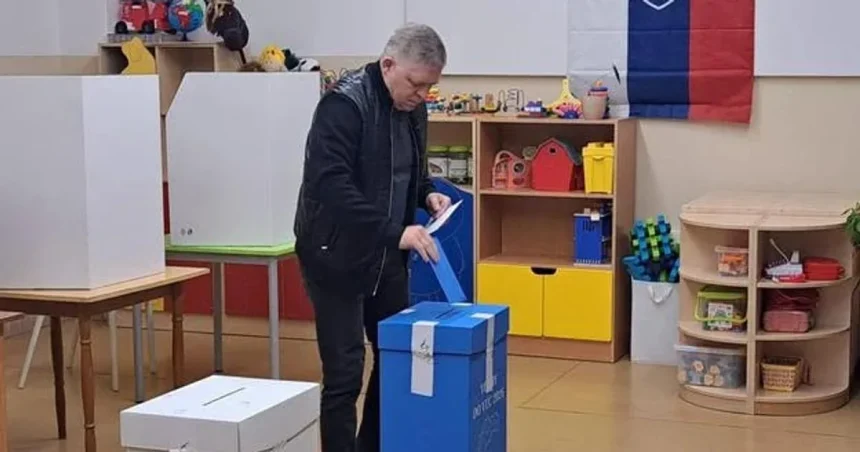 Staromešťan Fico opäť volil v Karlovej Vsi, neohlásil sa ani komisii