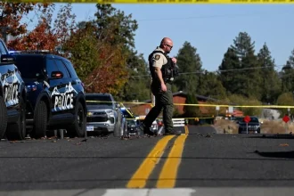 Strelec z oregonskej základnej školy bol jej bývalým žiakom