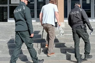 Súd vydal zatykač na notára Kavečanského, po noci v cele je opäť na slobode