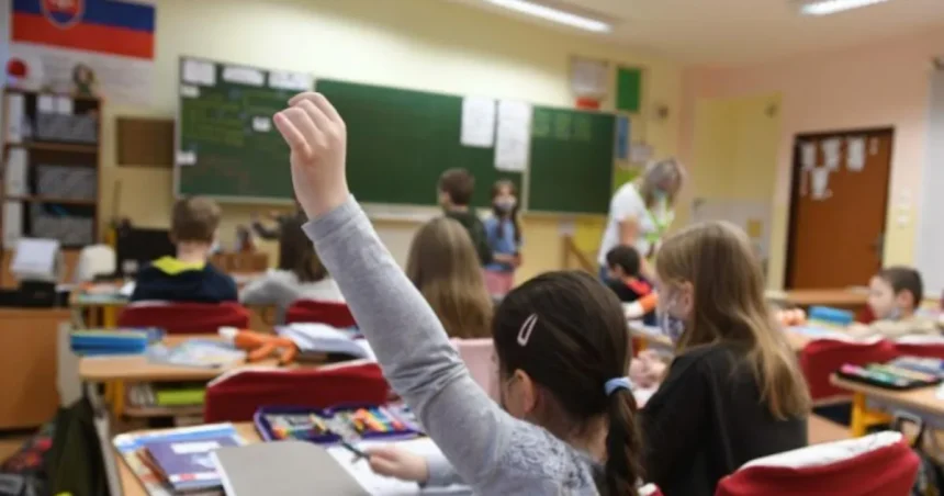 Takmer polovici slovenských učiteľov hrozí vyhorenie