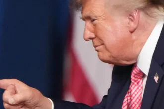 Trump prisľúbil rozsiahlu finančnú pomoc ľuďom