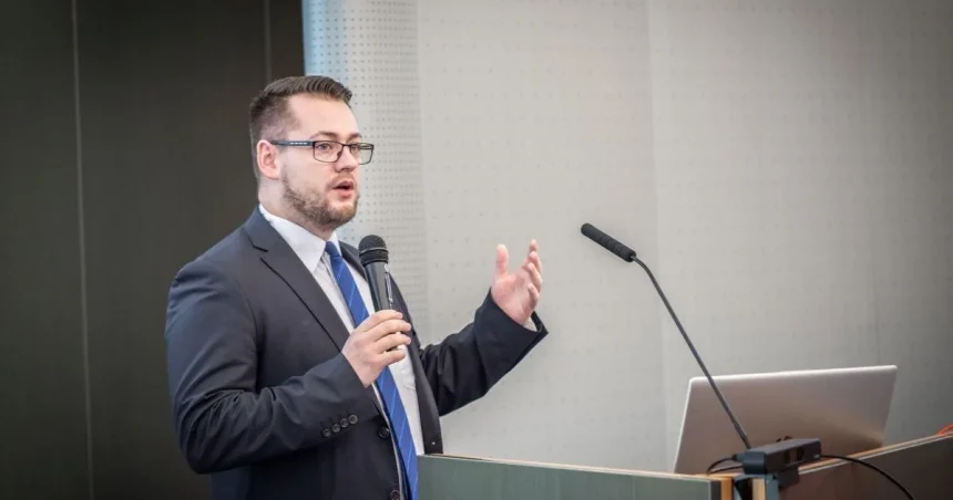 Ústavný právnik: Vláda je pri rozpočte ako dieťa, chytá sa horúcej pece
