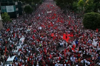 V Albánsku pokračujú rozsiahle protesty verejnosti