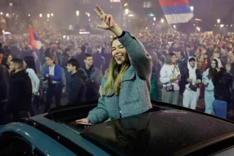 Vučićovu stranu po 14 rokoch porazili nahnevaní študenti, nepomohla ani Ficova podpora