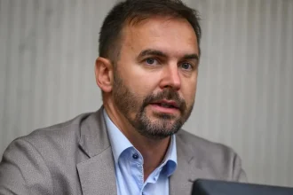 Výsledky komunálnych volieb na Slovensku môžu prerozdeliť moc v mestách a obciach