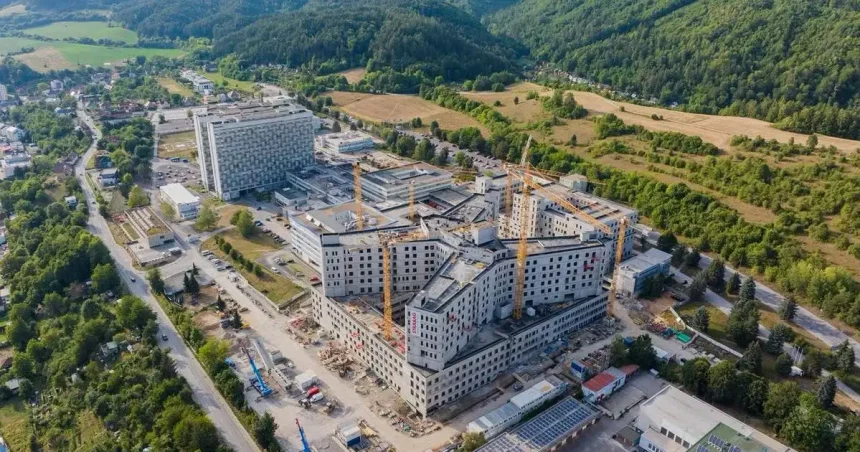 Výstavba nových nemocníc sa konečne rozbehla, no zaplatíme za ňu príliš veľa