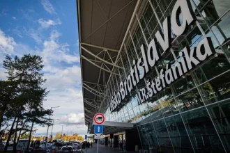 Z bratislavského letiska sa začalo lietať do azerbajdžanského Baku