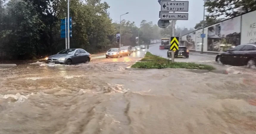 Záplavy v Istanbule si vyžiadali už päť ľudských životov.