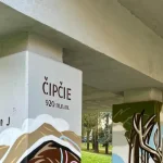 Zo stĺpov vznikla mapa hôr. Nový streetart oživil most na sídlisku