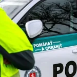 Zrážka kamióna s dodávkou pri Lade uzavrela cestu prvej triedy v oboch smeroch